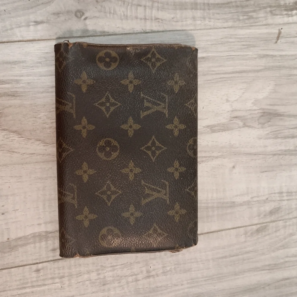Louis Vuitton Monogram Sarah Long Trifold Wallet